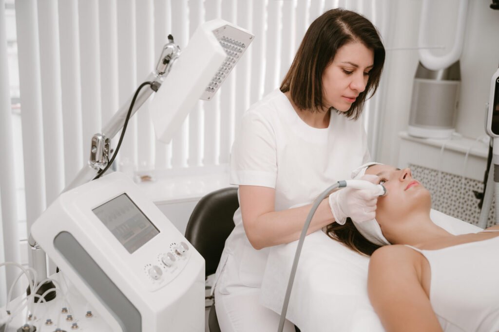HydraFacial deep cleansing treatment removing impurities, blackheads, and excess oil for clean and refreshed skin
